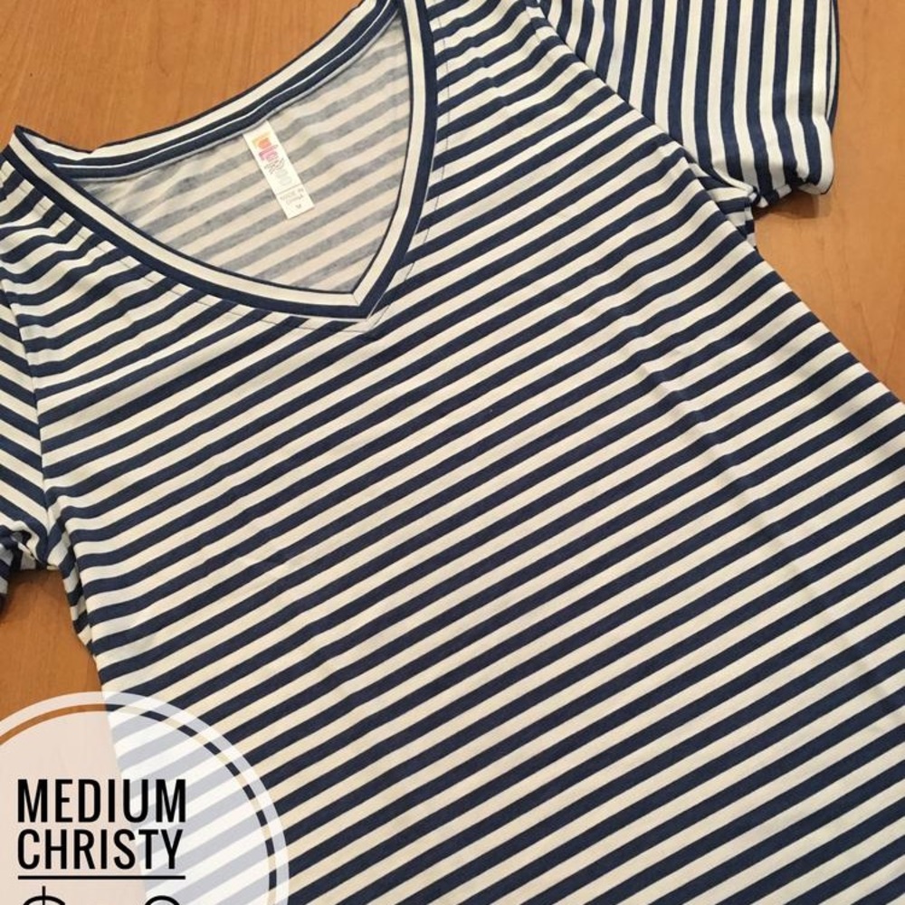 BNWT Lularoe Christy Tee